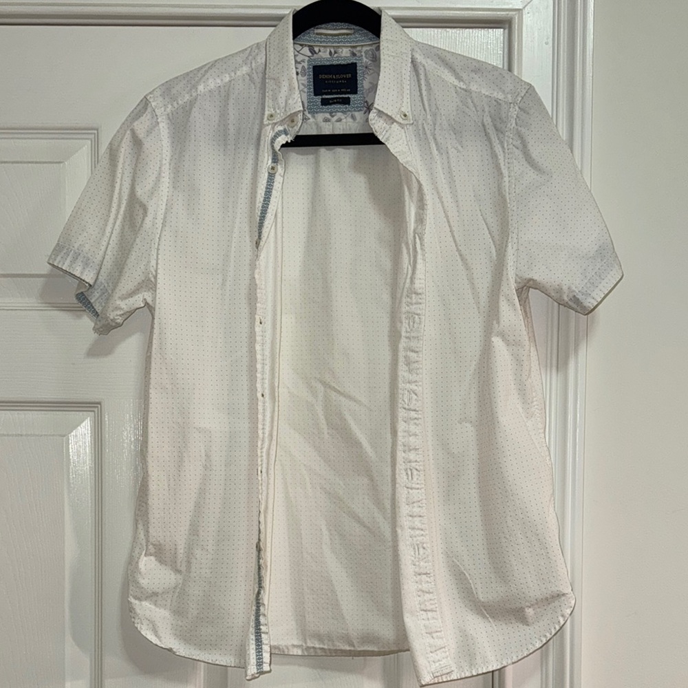 Hollister Men's White Short Sleeve Shirt